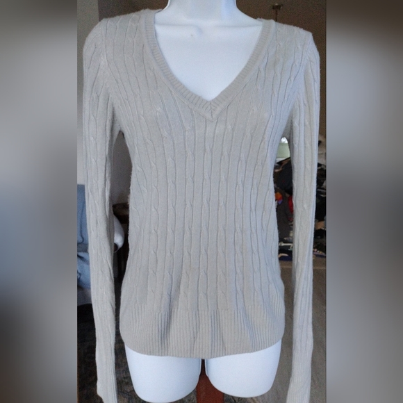 Pink Rose Gray Cable Knit V-Neck Sweater Small - Picture 11 of 16
